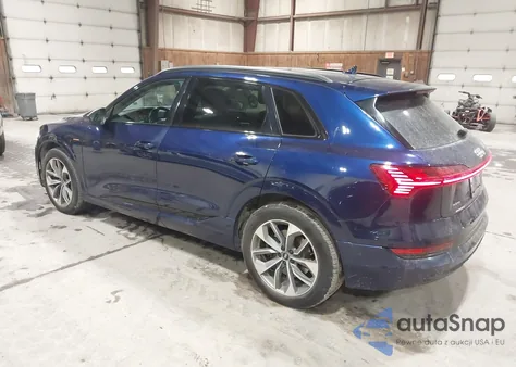 2021 Audi E-Tron Premium Plus Quattro z USA, uszkodzony, nr VIN WA1LAAGE2MB037816